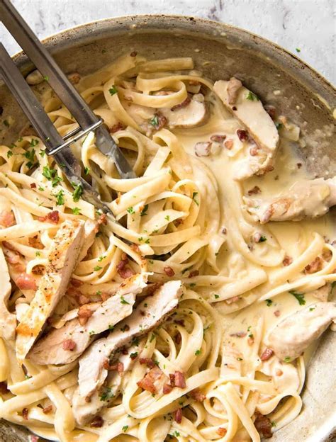 Creamy Chicken Pasta with Bacon .